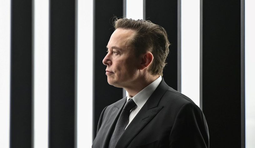 L’ombra di Grok su Elon Musk: l’azienda sotto accusa per immagini pedopornografiche