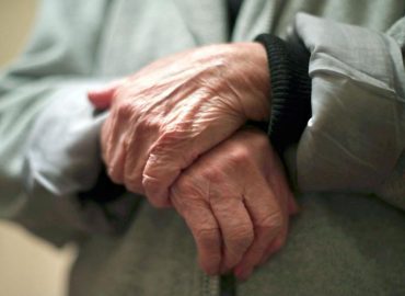 Il segreto dei centenari, geriatra: “Dna al 35%, cibo e fortuna”