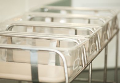 L’Italia ai minimi di natalità: non bastano più nemmeno i figli degli stranieri