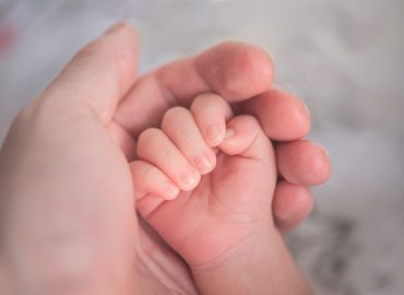 Fecondazione, nato primo bimbo in Gb con Dna di 3 ‘genitori’