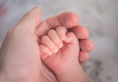 Fecondazione, nato primo bimbo in Gb con Dna di 3 ‘genitori’
