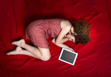 Adolescenti chiusi in casa, chi sono gli ‘hikikomori’ italiani