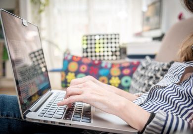 Più smart working, più figli? Basta un giorno