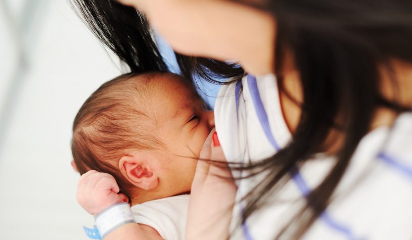 Allattamento, il segreto per la protezione a lungo termine contro il tumore al seno
