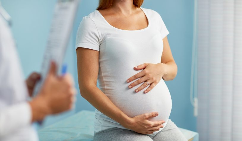 Nel sangue di donne incinte e nel cordone tracce di sostanze tossiche, lo studio