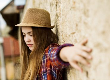 Futuro incerto per metà dei teenager, preoccupati per il degrado ambientale