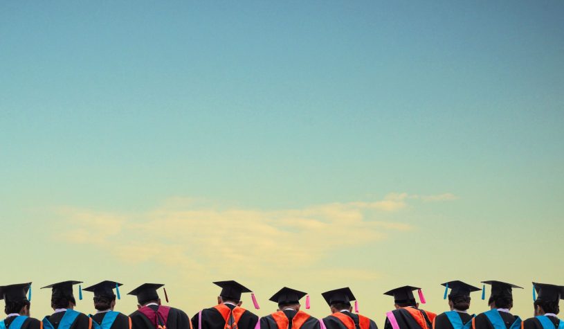 Istruzione, due italiani su tre non sanno capire testi complessi e solo un giovane su tre si laurea