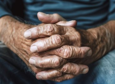 Allarme invecchiamento: gli anziani sono quasi il doppio dei giovani