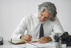 Lavoratori sempre più anziani