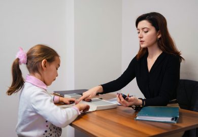 L’assistente materna arriva in Italia? Ecco l’idea del governo per aiutare le neomamme