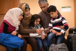 Aumentano gli immigrati cittadini italiani, ma molti vogliono andar via