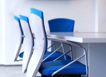 La denatalità ha iniziato a colpire le aziende: mancano le persone e le professionalità