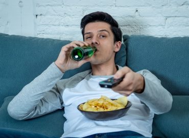 Italiani sempre più sedentari, aumentano la spesa pubblica e il rischio di infertilità