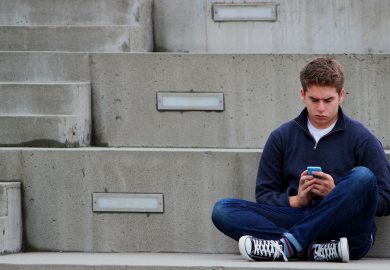 I giovani abbandonano lo sport, colpa dei modelli social: “Sono inadeguato”