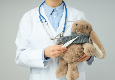 Arriva la triade ‘influenza-bronchiolite-Covid’, i consigli degli esperti per proteggere i bimbi