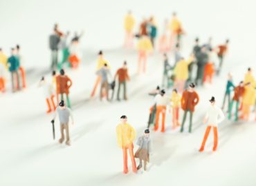 Aspettativa di vita, fino a 33 anni in meno per chi nasce “nel posto sbagliato”: il report dell’Oms