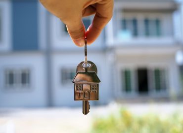 Casa, un bene che si compra (e vende) sempre meno