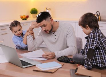 Stress da smart working, papà i più colpiti