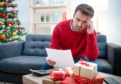 Natale si avvicina, ma i depositi degli italiani si svuotano