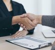 Madri fuori dal lavoro e giovani precari: come funzionano i nuovi bonus assunzioni