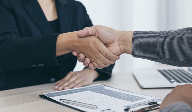 Lavoro, una questione demografica: “Sempre più anziani. Penalizzate le donne”