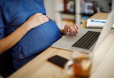 Lavoro, il 63% delle dimissioni delle donne perché neomamme