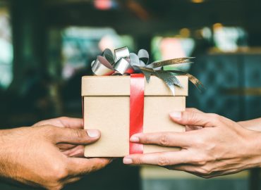 Natale, regali al ribasso ma vacanze italiane