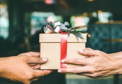 Natale, regali al ribasso ma vacanze italiane