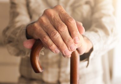 Perché in Italia aumentano i centenari (e quasi tutti sono donne)