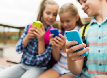 “Addio social” per gli under 16: il divieto a partire da dicembre