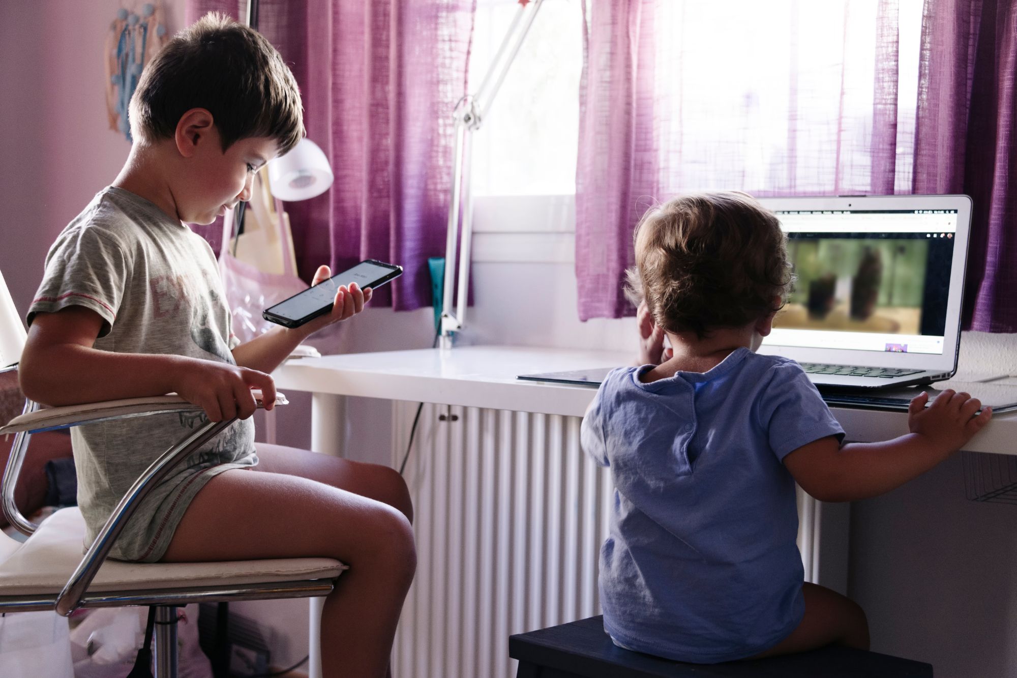 L’infanzia in Toscana e i rischi digitali, lo studio di Save the Children