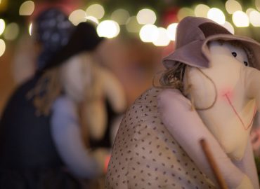 Epifania, anche la Befana ha marito e figli? La retorica del carbone