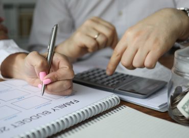 Conti correnti delle famiglie italiane più costosi: in media 104 euro all’anno