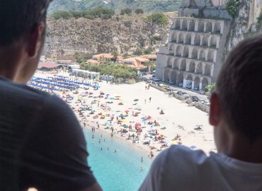 Calabria, turismo a misura di famiglia: 16 milioni per spazi dedicati ai bambini