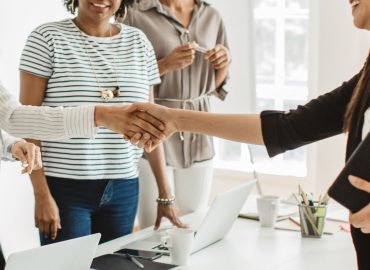 Aumentano gli occupati ma ci sono più donne inattive, non è una buona notizia