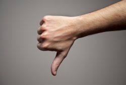 Italia in stallo, due italiani su tre pessimisti sul futuro: cresce l’allarme sociale