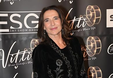 “Non avere figli è stato un grande dolore”, la parole di Lina Sastri e la denatalità in Italia