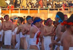 Anche il ‘Festival dell’Uomo nudo’ in Giappone vittima dell’inverno demografico