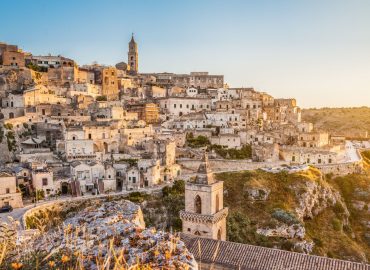 Chiamalo Eustachio e riceverai un contributo: a Matera è bufera per l’iniziativa social