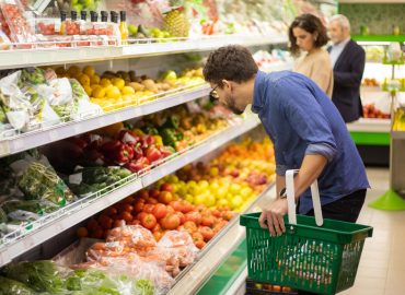 Carrelli leggeri e famiglie con figli in difficoltà, come cambiano i consumi degli italiani