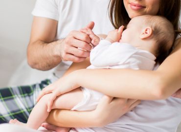 Quattro regioni e sei anni per non trasmettere la malattia rara del papà, la storia di Emmanuela e Alessio