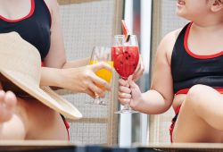 Baby happy hour: ecco come rendere i genitori meno soli