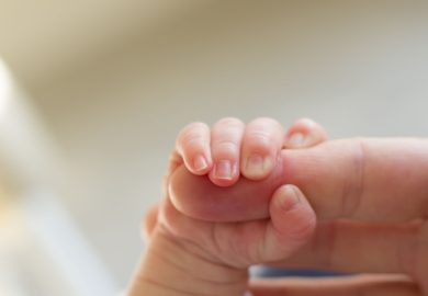 Neomamma a 52 anni, Emilia: “Non vedo l’ora di tornare a casa”