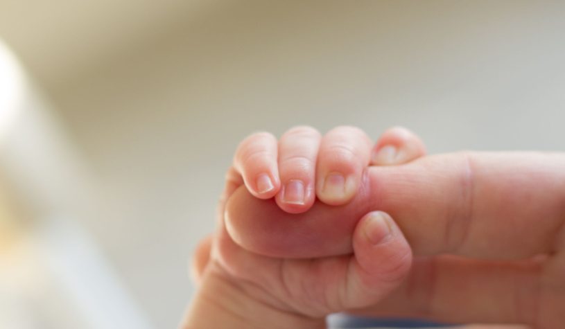 Neonati prematuri e mamme, come gestire lo stress e trovare l’equilibrio