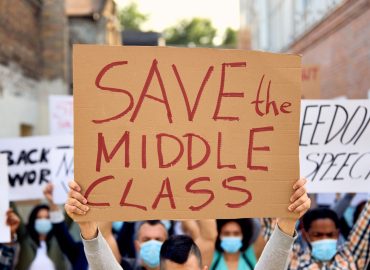 Il ceto medio è in crisi? Una petizione per salvarlo