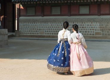 Donne discriminate e a casa solo per i figli, la Corea del Sud “rischia l’estinzione”