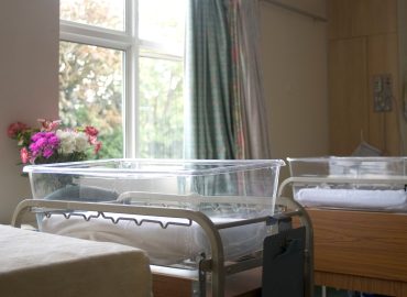 Non si nascerà più a Merate, sospeso punto nascita in provincia di Lecco