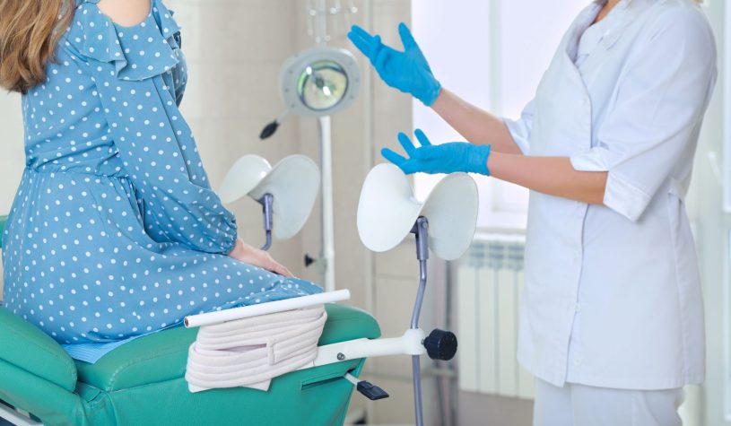 Spagna, boom di parti indotti e cesarei: “Rischioso per la salute”