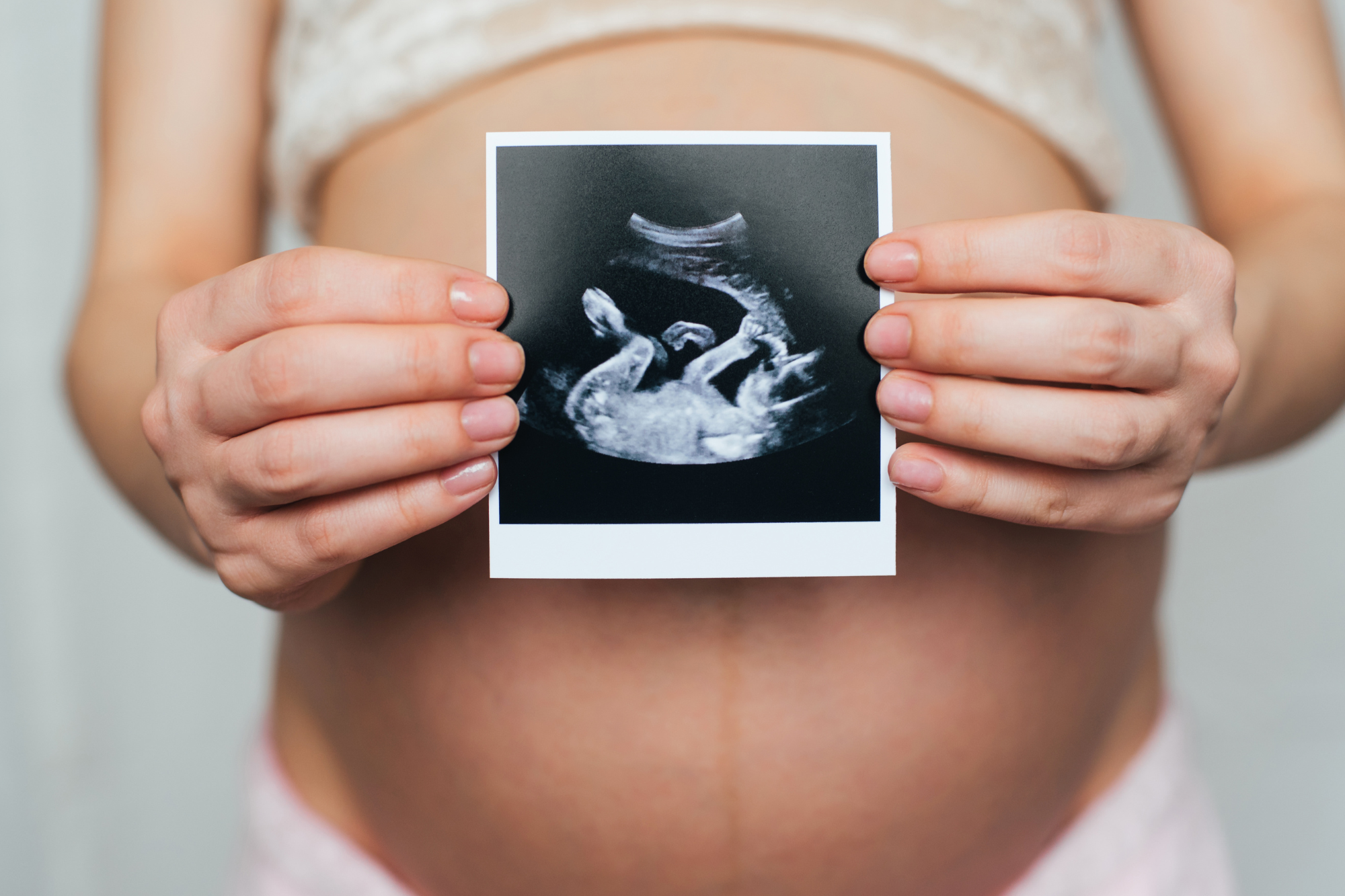 Il legame tra emozioni materne e benessere del feto, cosa dice la scienza?