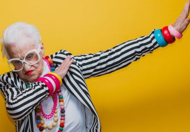 Guidava con patente scaduta, Giuseppina (104 anni): “Me l’hanno sequestrata, ma ho già ordinato una Vespa”